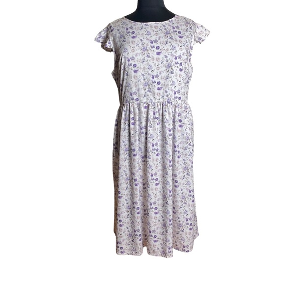 Woman's Dress-Plus size, Floral, Flutter Sleeve, Soft, Lightweight - Picture 5 of 11